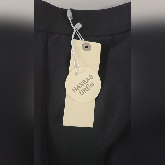 Capris Black Pants Size 38 NWT - Picture 9 of 10